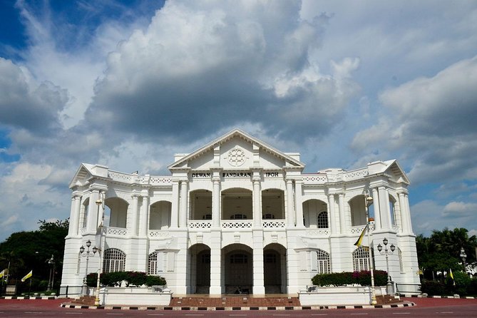 Ipoh Caves, Cave Temple And Heritage Tour - Concubine Lane and old Ipoh’s street life