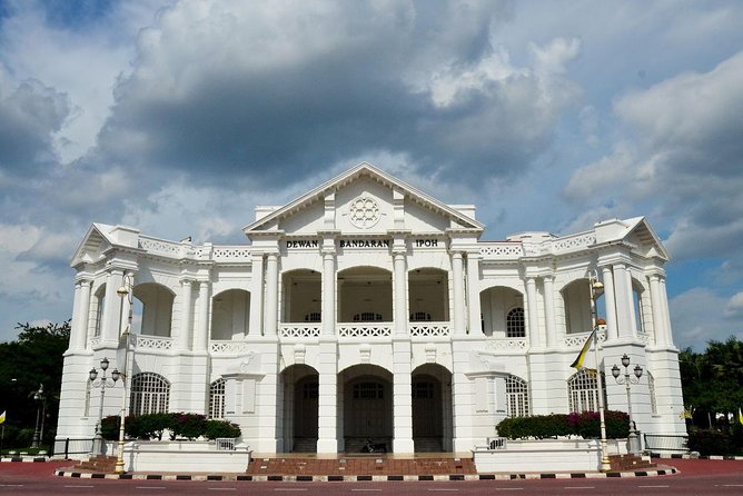Ipoh City Tour from Kuala Lumpur - Kek Lok Tong and the garden beyond the cave