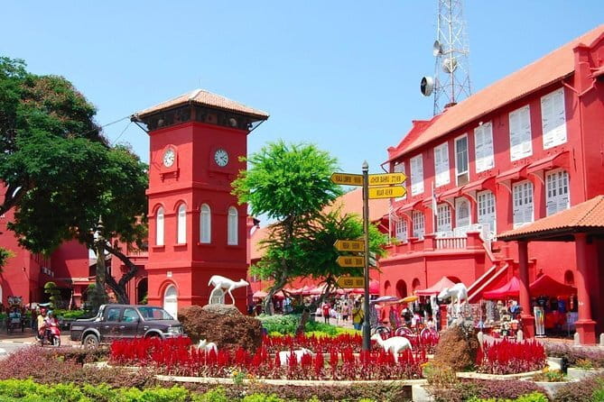 Ipoh Day Tour from Kuala Lumpur per Group (PRIVATE TOUR) - Inside Kek Lok Tong Cave Temple