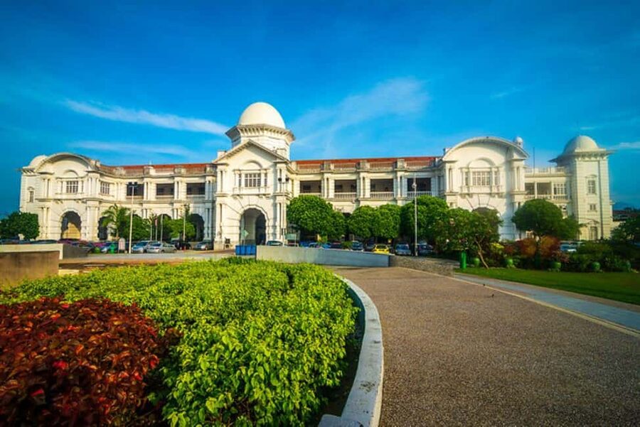Ipoh Escape: Hot Springs, Waterfall & Private Full-Day Tour - Ipoh Old Town, white coffee, and painted walls