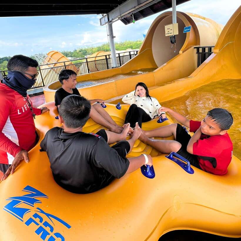 Johor: Adventure Waterpark Desaru Coast Entry Ticket - Facing the waves at Tidal Wave Beach