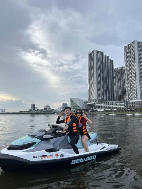 Johor Bahru : Seadoo JetSki 60mins Self Ride Tour(Single) - Returning past Seletar Airport and back to the marina