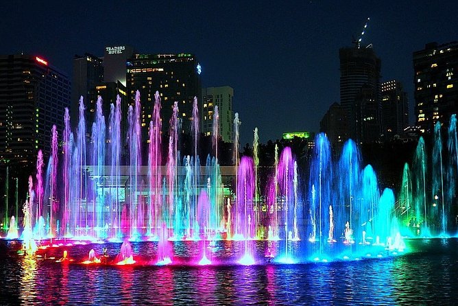 KL Evening Tour with Symphony Fountain Show & KL Tower Ticket SIC - Chinatown, Sri Maha Mariamman Temple, and Guan Di Temple