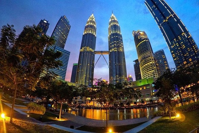 KL Evening Tour with Symphony Fountain Show & KL Tower Ticket SIC - Lake Symphony and the Petronas Twin Towers