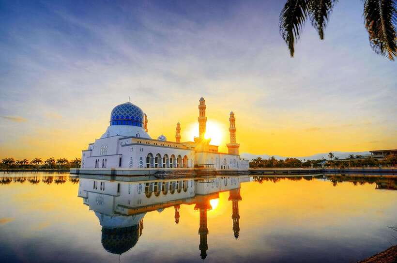 Kota Kinabalu: Exclusive Private Tour to Discover the City - University Malaysia Sabah’s pink mosque
