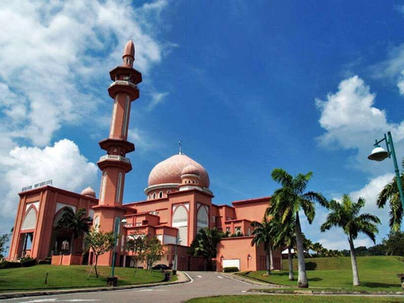 Kota Kinabalu: Exclusive Private Tour to Discover the City - Pu Toh Tze Temple’s Chinese details