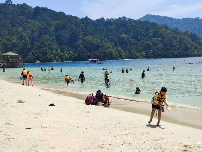 Kota Kinabalu: Twin Island Day Trip Tour ( Sapi & Manukan ) - Snorkeling at Sapi: keep expectations flexible