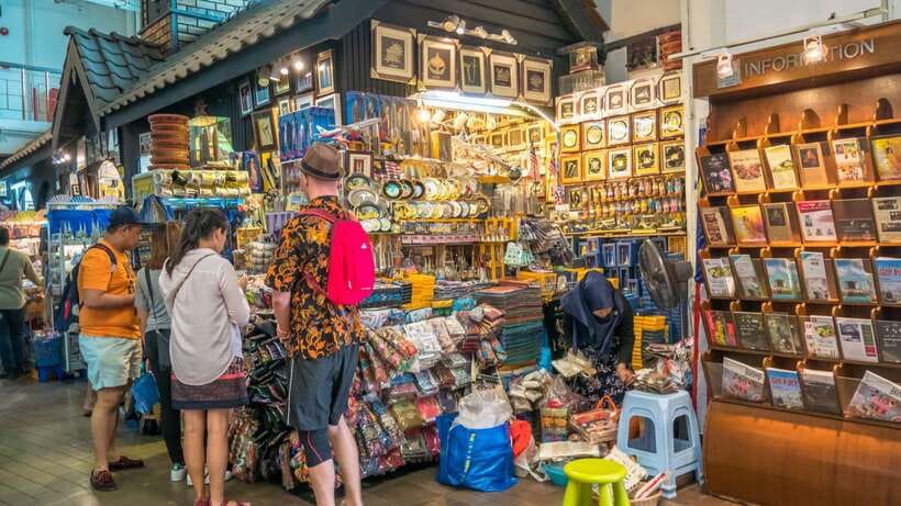 Kuala Lumpur: Batu Caves & Historic Buildings Tour - Who should book this Kuala Lumpur experience