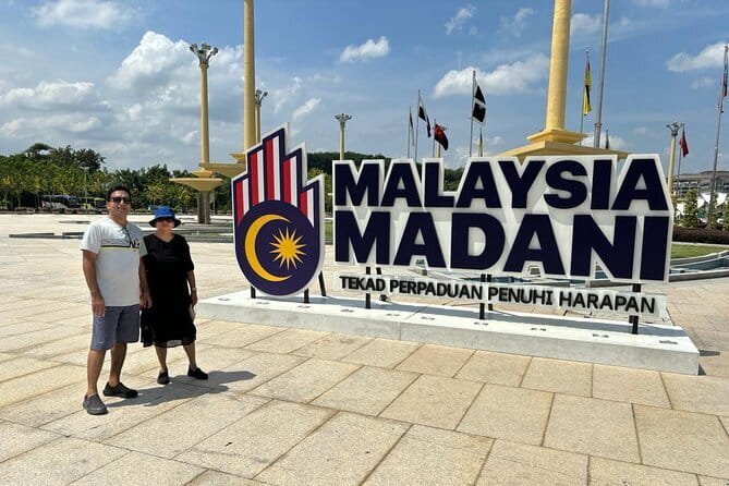 Kuala Lumpur, Batu Caves & Putrajaya Full-Day City Tour - Kuala Lumpur’s modern icons: Petronas and KL Tower