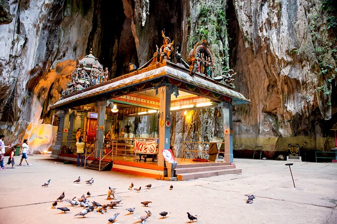 Kuala Lumpur Batu Caves Temple tour with Breakfast and Lunch - Batu Caves and the Lord Murugan statue
