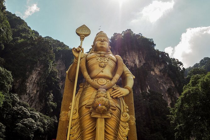 Kuala Lumpur Batu Caves Temple tour with Breakfast and Lunch - Bank Negara Malaysia Museum and Art Gallery on the return