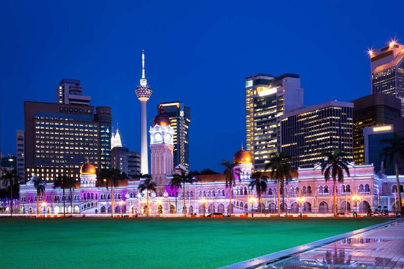 Kuala Lumpur by Night and Malaysian Food Tour - The guides can make the short route feel personal