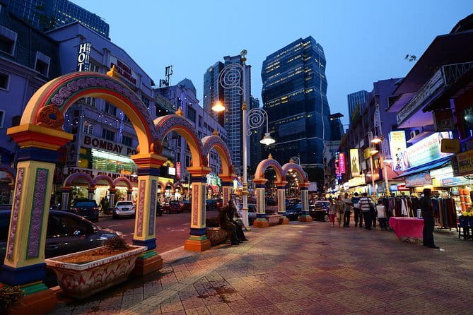 Kuala Lumpur City Exploration Budget Tour - Petronas Twin Towers: Kuala Lumpur’s essential photograph