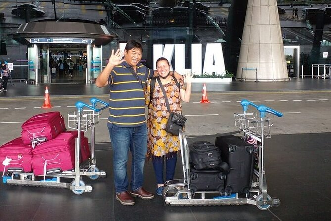 Kuala Lumpur City to Kuala Lumpur International Airport Transfer - Communication and Luggage Help