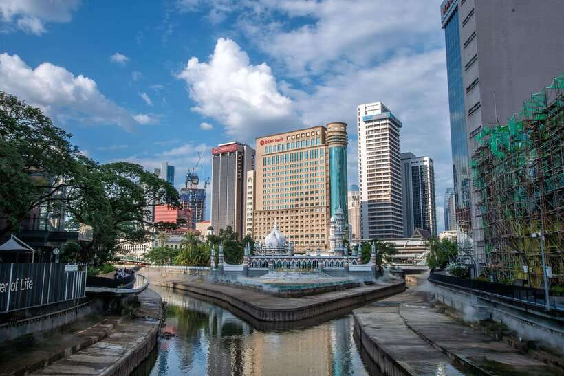 Kuala Lumpur: City Tour & Batu Caves Combo - Merdeka Square, the Sultan Abdul Samad Building, and the River of Life