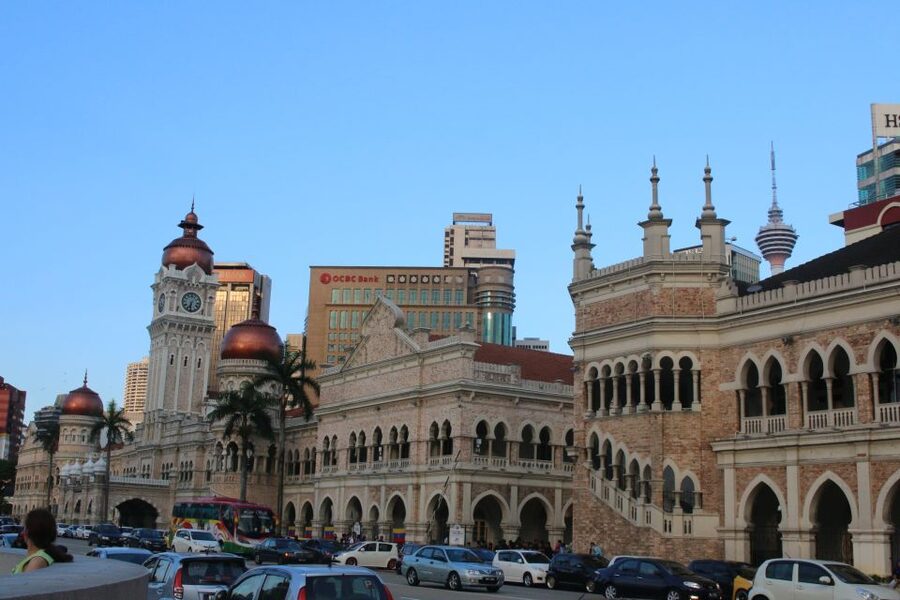 Kuala Lumpur: City Tour & Batu Caves Combo - Petronas Twin Towers and the final photo stop