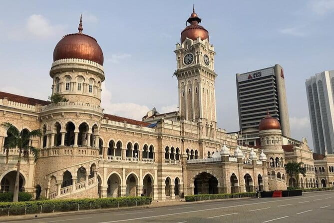 Kuala Lumpur City Tour Full Day Include Batu Caves - Batu Caves and the 272-step climb