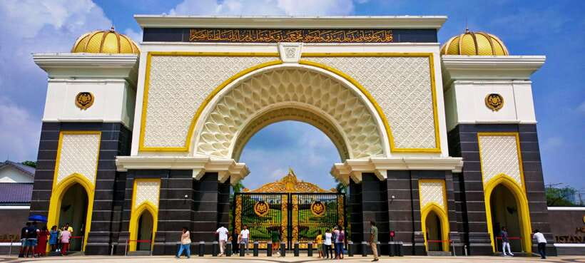 Kuala Lumpur City Tour with KL Tower Ticket - Merdeka Square and KL City Gallery
