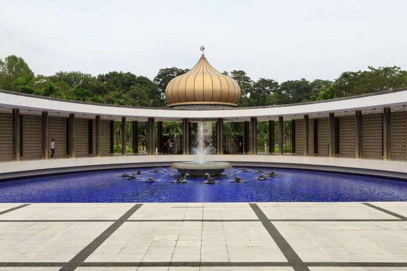 Kuala Lumpur: Full-Day Private City Highlights Tour - Why a private car makes sense in Kuala Lumpur