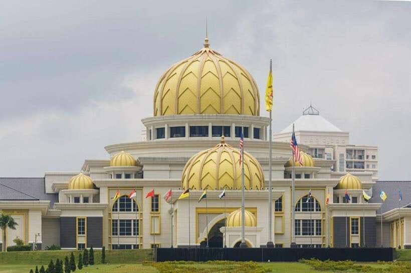 Kuala Lumpur: Full-Day Private City Highlights Tour - Kuala Lumpur Tower and the city from above