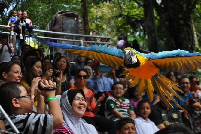 Kuala Lumpur Garden, Park and Museum Tour with Lunch - Orchid and Hibiscus Gardens: a short stop for tropical color