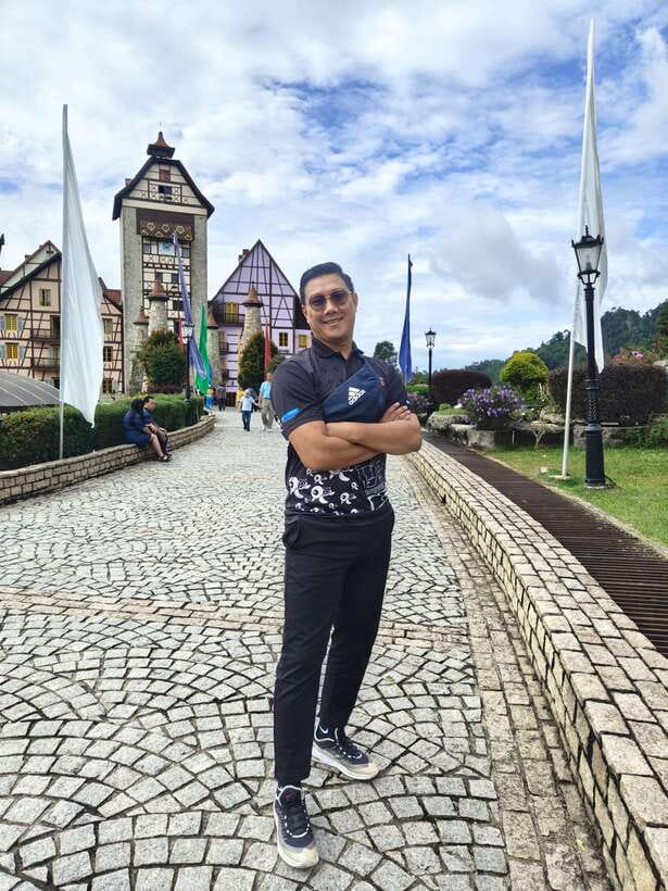 Kuala Lumpur: Genting Highlands Private Tour with Transfers - Batu Caves and the climb to the main shrine
