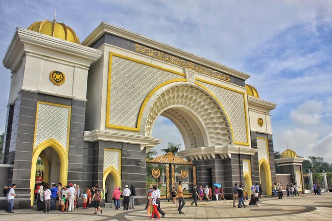 Kuala Lumpur Grand Full Day Guided Tour with 25 Attractions (SIC) - Batu Caves: the day’s most demanding stop