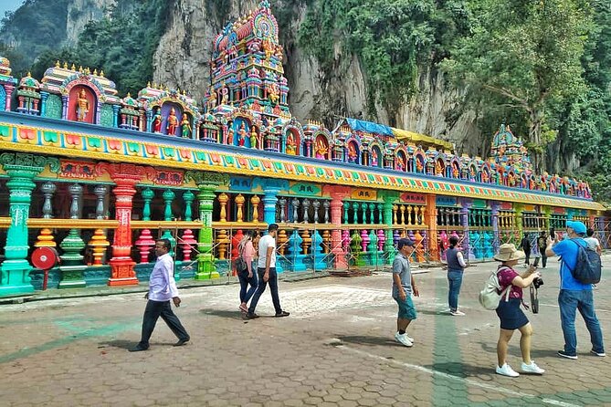 Kuala Lumpur Grand Full Day Guided Tour with 25 Attractions (SIC) - Chinatown, Central Market, and three important temples