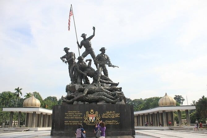Kuala Lumpur Half Day City Tour SIC Join In Tour - Petronas Twin Towers: Kuala Lumpur’s essential photo