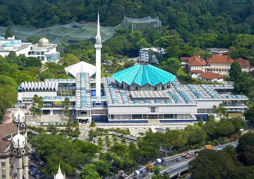 Kuala Lumpur: Half Day Group City Highlights Tour - What the guide adds to the $35 price