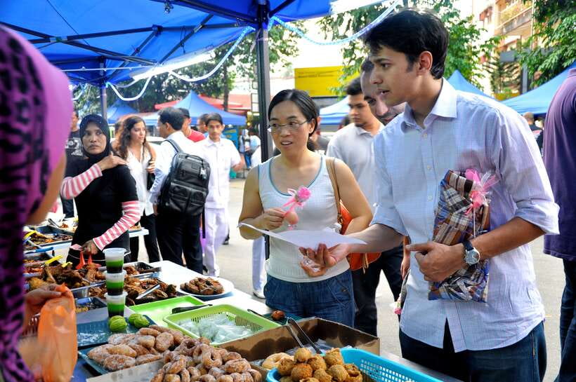 Kuala Lumpur: Half Day Local Food Walking Tour - Starting at Central Market and the River of Life