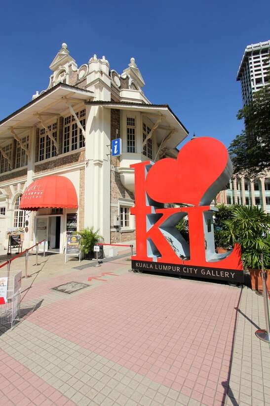 Kuala Lumpur: Half-Day Photo Tour with Petronas Twin Towers - What six hours in Kuala Lumpur really gives you