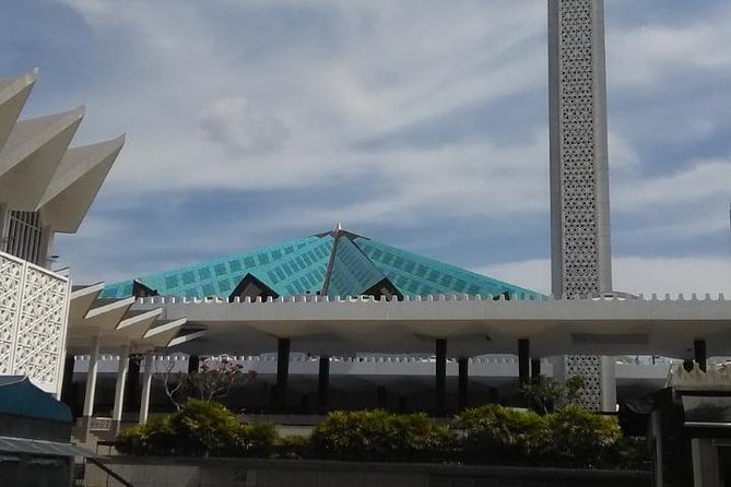 Kuala Lumpur InfoFun Walking Tour Experience - Central Market in a quick 20-minute visit