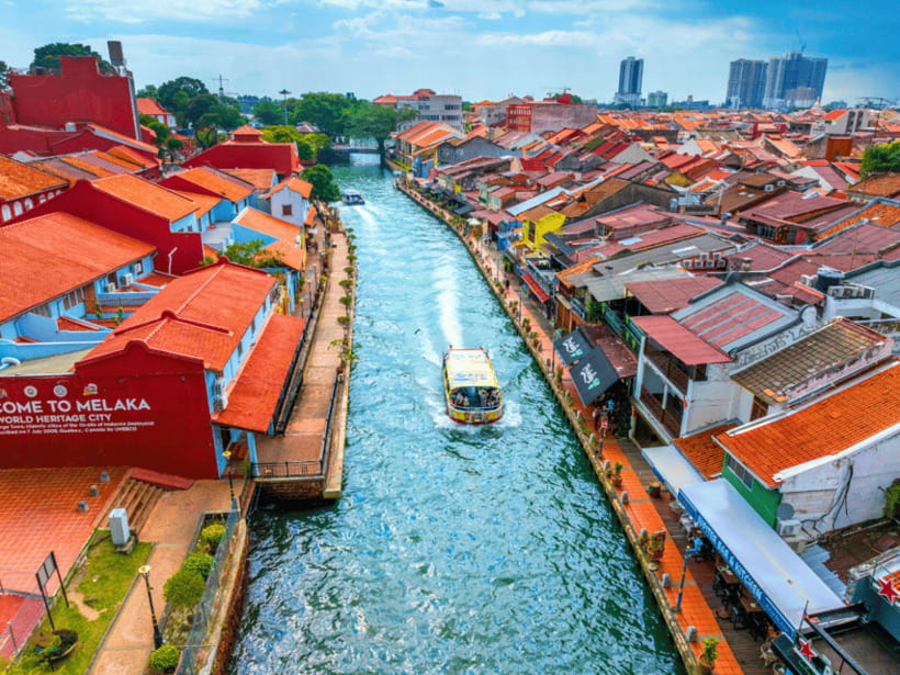 Kuala Lumpur: Malacca Day Trip with River Cruise and Lunch - Dutch Square and the city’s red-painted center
