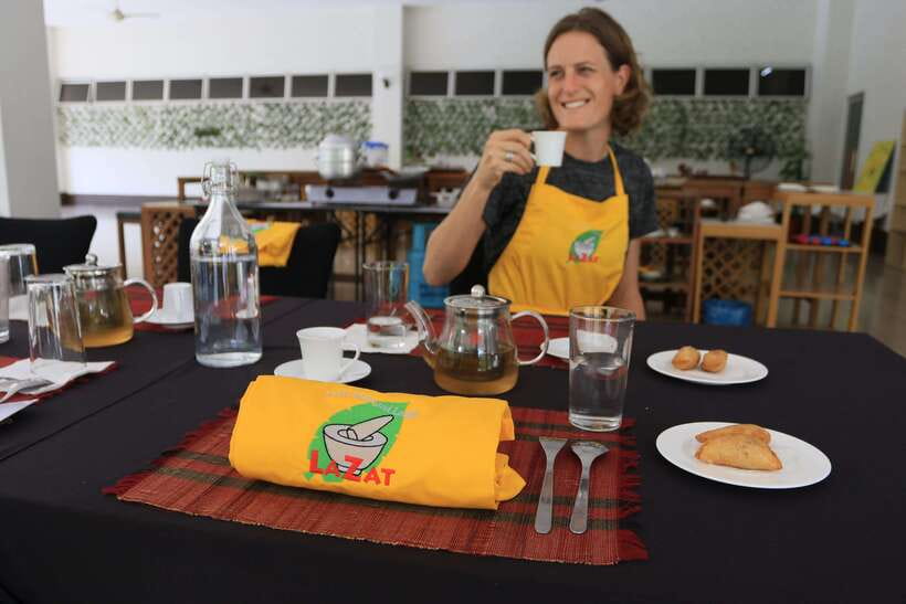 Kuala Lumpur: Malaysian Cooking Class with Market Tour - Reading Malaysian food at the market