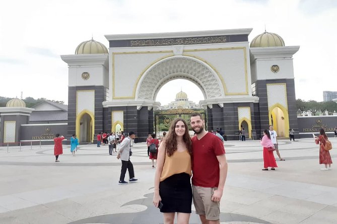 Kuala Lumpur Must-See Landmarks with Professional Tour Guide - The Petronas Twin Towers Photo Stop