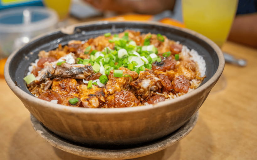 Kuala Lumpur: Nightlife Street Food Tour with 6 Tastings - Claypot chicken rice is the evening’s hearty centerpiece