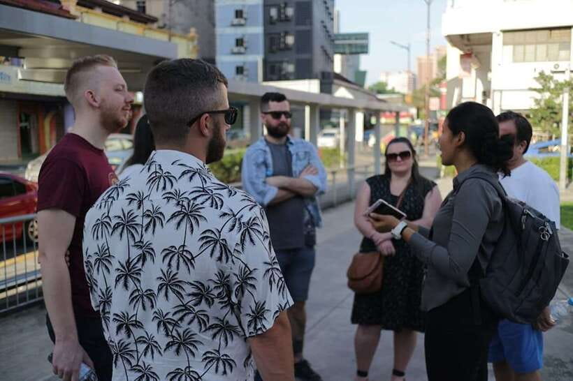 Kuala Lumpur: Nightlife Street Food Tour with 6 Tastings - Lot 10 Hutong starts with a sweet Malaysian classic