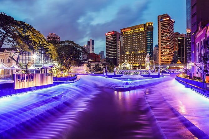 Kuala Lumpur: Nightlife Walking Tour with Local Guide - The Liuli fountain and Urban Museum