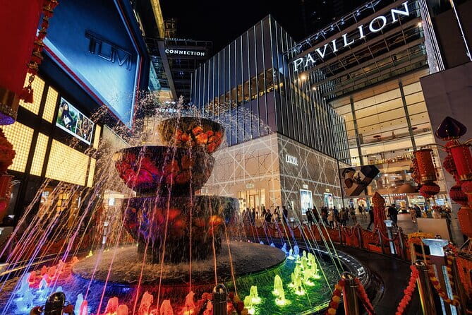 Kuala Lumpur: Nightlife Walking Tour with Local Guide - Finishing below the Petronas Towers