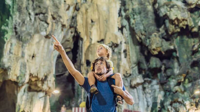 Kuala Lumpur: Private Batu Cave, National Mosque Tour, Lunch - Thean Hou Temple above the city