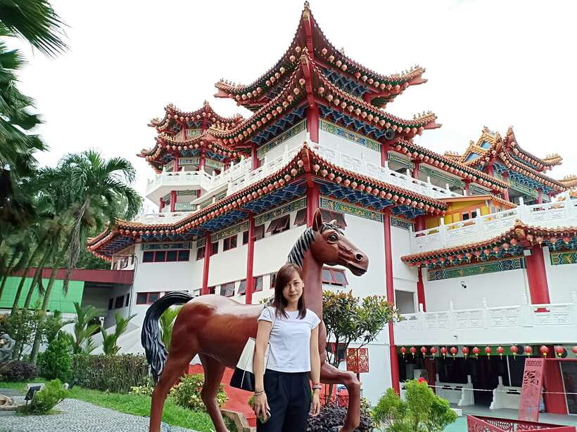 Kuala Lumpur: Private Batu Cave, National Mosque Tour, Lunch - Little India lunch and Brickfields