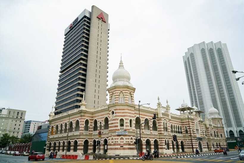 Kuala Lumpur: Private custom walking tour with a local guide - Museums, landmarks, and the limits of the price