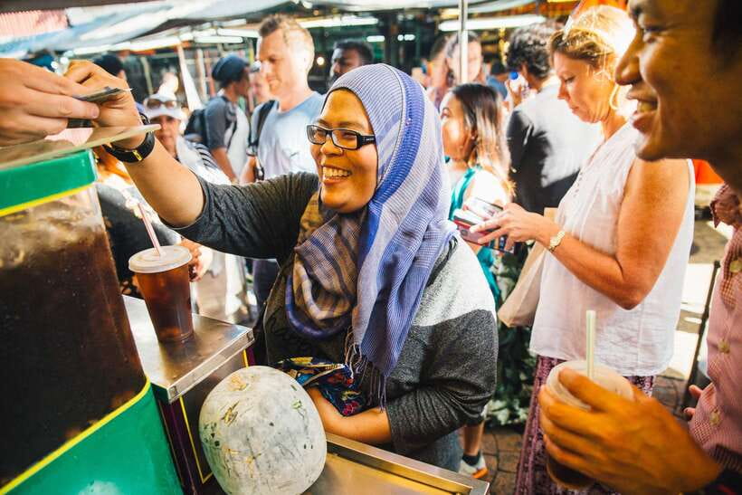 Kuala Lumpur: Private Food Tour – 10 Tastings with Locals - Three hours that feel like an introduction to KL