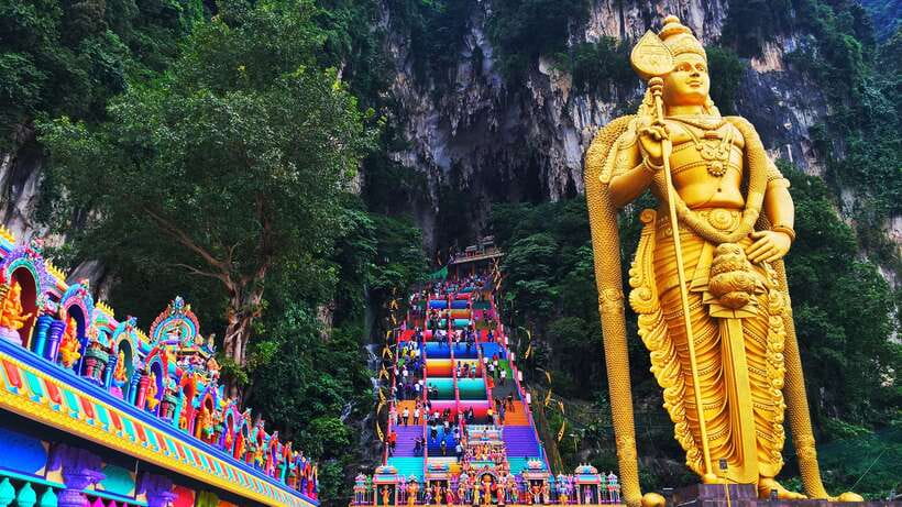 Kuala Lumpur: Private Tour to Genting Highland & Batu Caves - Leaving Kuala Lumpur for two very different sights