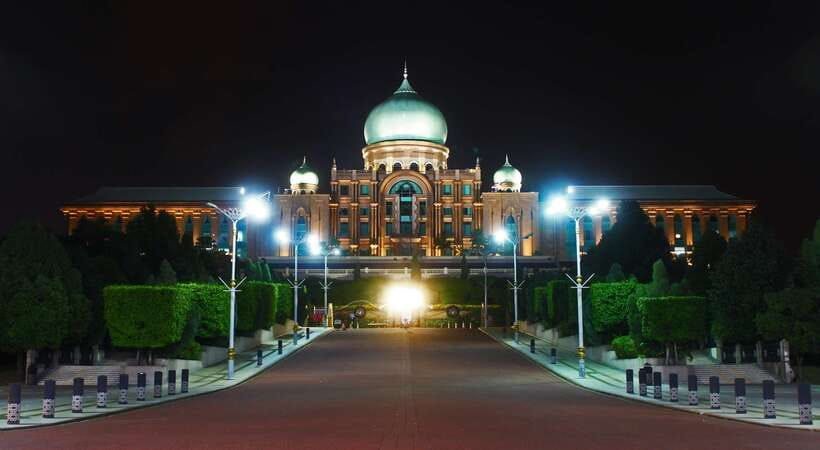 Kuala Lumpur: Putrajaya City Tour with Lake Cruise - Why Putrajaya Makes a Good Kuala Lumpur Side Trip
