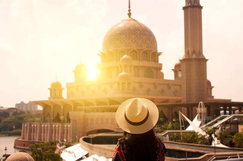 Kuala Lumpur: Putrajaya City Tour with Lake Cruise - The Drive from City Towers to Plantation Country