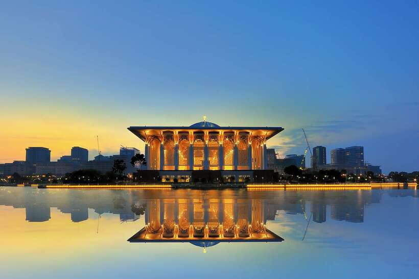 Kuala Lumpur: Putrajaya City Tour with Lake Cruise - Putra Mosque, the Tour’s Visual Highlight