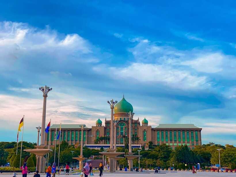 Kuala Lumpur: Putrajaya Tour Half Day Tour [Shared/Private] - What the $45 price really buys you