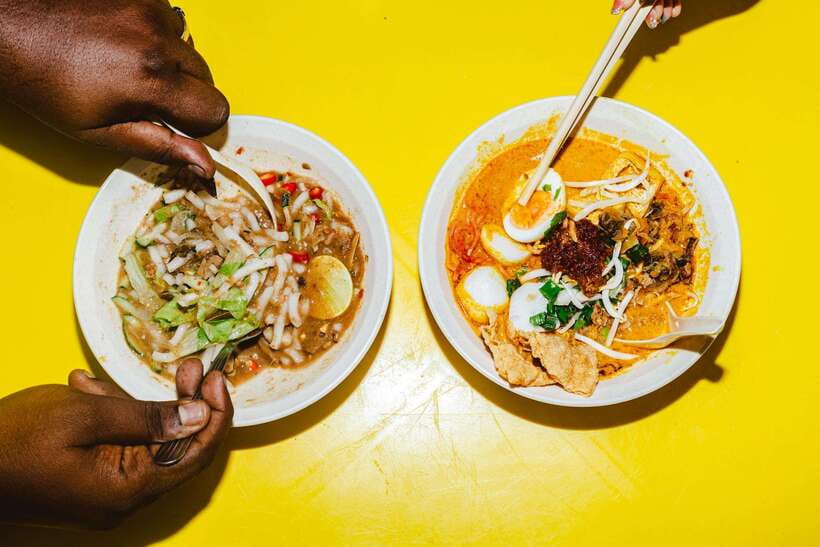 Kuala Lumpur: Sambal Street Food Tour with 15+ Tastings - Meeting the guide near Jalan Tuanku Abdul Rahman